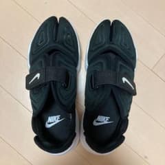 NIKE アクアリフト　23.5cmのサムネイル