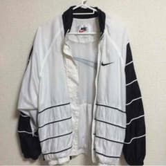 さりょー様専用早い者勝ち NIKE ブルゾンのサムネイル