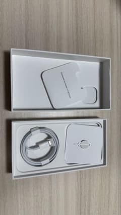 Apple iPhone 13 Midnight 空箱＆充電ケーブル - メルカリ