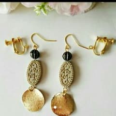 アクリルビーズのピアス②のサムネイル