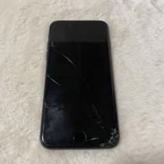 iPhone7 ジェットブラック 128GB SIMフリー 画面割れのサムネイル
