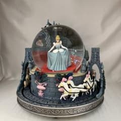 希少廃盤品】Disney Storeシンデレラ スノードーム オルゴール - メルカリ