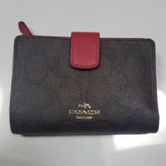 COACH　二つ折り財布のサムネイル