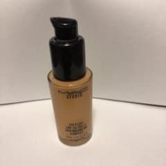 マック スタジオ フィックス フルイッド SPF 15 #NC25のサムネイル