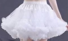 パニエ ホワイト ボリューム感ありのサムネイル