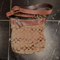 COACH シグネチャー ショルダーバッグ ブラウン ヴィンテージ風レザーのサムネイル