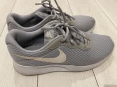 Nike グレー スニーカー 27.5cmのサムネイル