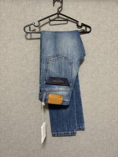 VALENTINO ブルーデニムパンツ 新作のサムネイル