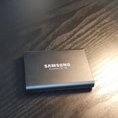SAMSUNG(サムスン)ポータブルSSD T5(1TB) おまけ付のサムネイル