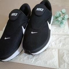 NIKE スニーカー ブラック ホワイト　25cmのサムネイル