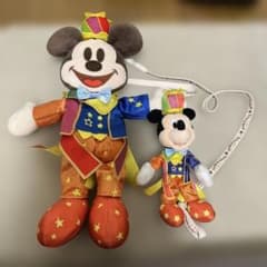 미키 마우스 봉제인형 & 배지 2점 세트