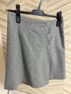 グレー ボタン付き 台形キュロットのサムネイル