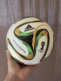 ブラジルワールドカップ公式試合球✴︎ブラズーカfinal rio✴︎決勝戦