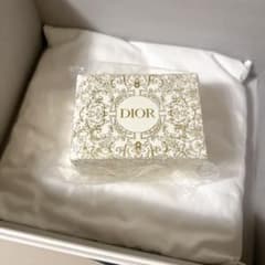 ホリデー限定BOXのサムネイル