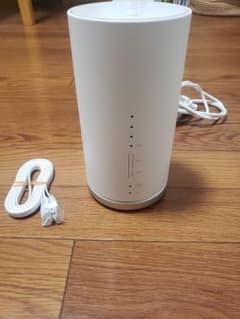 【ホームルーター】WIMAX Speed Wi-Fi HOME L01のサムネイル