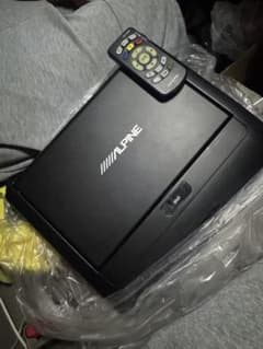 ALPINE リアモニターのサムネイル