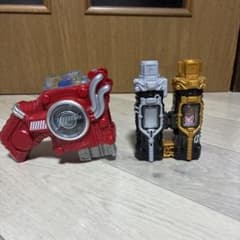 仮面ライダービルド　ハザードトリガー&フルフルラビットタンクフルボトルのサムネイル