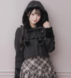 pium ファーリボンヨークフリルショートコート - メルカリ