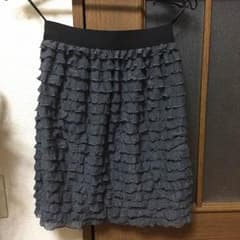 グレーのフリルスカートのサムネイル