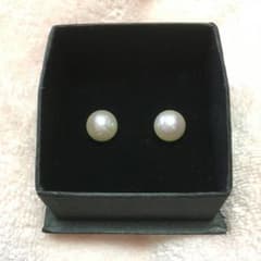 お値下げしました。プラチナ ピアス 8ミリのサムネイル