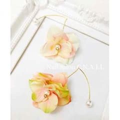 ライトピンクフラワーロングピアス♡（ストーン二種類、色違いたくさんあります！）のサムネイル