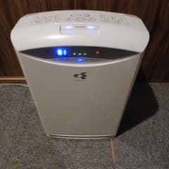 中古 DAIKIN ダイキン MCK70S-W 加湿空気清浄機 - メルカリ