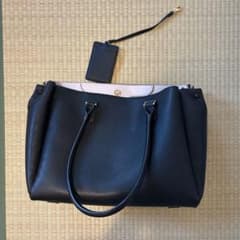 黒のレザートートバッグのサムネイル