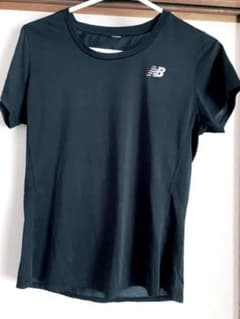 ニューバランス　Tシャツ　S レディースのサムネイル