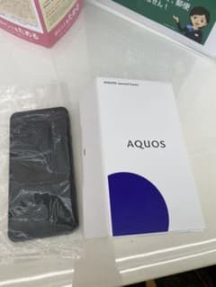 【未使用品】AQUOS ブラック 32 GB auのサムネイル