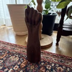 木彫り ハンドモチーフ 置物 手のオブジェのサムネイル