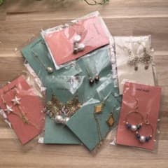 ハンドメイド　ピアスセットのサムネイル