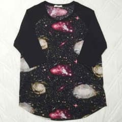 ジュエティ 宇宙柄ラグランTシャツのサムネイル