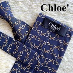 美品✨Chloe' クロエ ネクタイ  総柄のサムネイル
