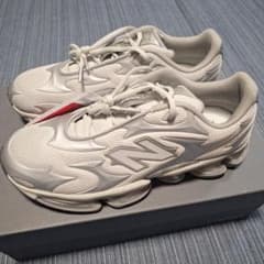 値下 希少 レア New Balance U20005UW 27.5cmのサムネイル