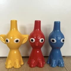 nitendo ピクミン赤黄青一輪挿し3点セット - メルカリ