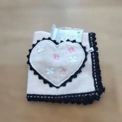 新品　ハート刺繍 タオルハンカチ ブラックレース