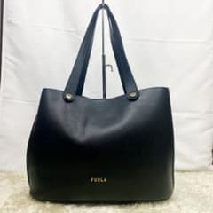 極美品 フルラ トートバッグ 2way レザー ブラック ロゴ金具 A4収納可のサムネイル