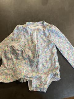 babyGAP ベビー水着 ラッシュガード 帽子セット 花柄のサムネイル
