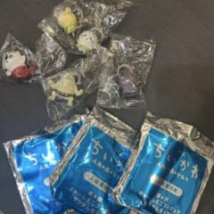 映画ちいかわ 第1弾、第4弾特典チャームミニフィギュア めじるしアクセサリーのサムネイル