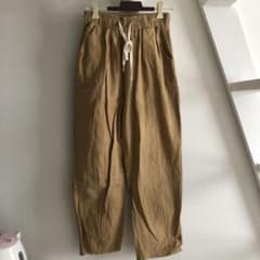 パンツ ベージュ カジュアルのサムネイル