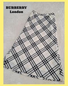 BURBERRY LONDON♡チェック デザイン ロング フレアスカート BURBERRY（ロングスカート）のフリマアイテム一覧 スカート