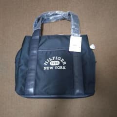 Tommy Hilfiger ボストンバッグ THMG3FB8のサムネイル