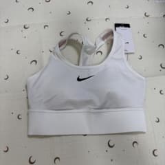 【新品未使用】Nike ホワイト スポーツブラのサムネイル