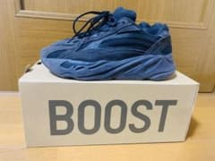 yeezy boost 700 V2  VANTA イージーブーストのサムネイル