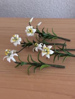 ミニチュアフラワー 百合 5本　ハンドメイド　ポット付き　送料無料　ドル活小物のサムネイル