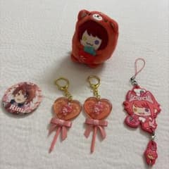 すとぷり　莉犬くん　グッズ5点セット　アニマルマスコット　缶バッジ　キーホルダーのサムネイル