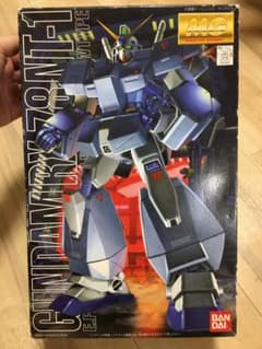 MG 100 ガンダムプラモデルのサムネイル