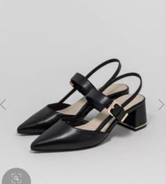 ゴールドパーツバックストラップパンプスのサムネイル