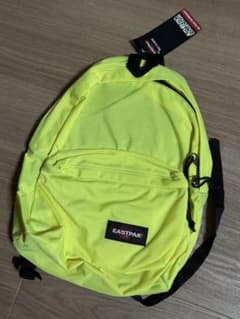 EASTPAK イーストパック　蛍光イエロー　ネオン　バックパック　リュックのサムネイル