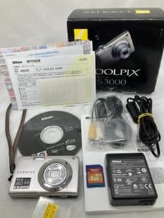 Nikon　デジカメ COOLPIX S3000 シルバー 完動品 SDカード Nikon デジカメ COOLPIX S3000 シルバー 完動品 SDカード - メルカリ